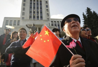 十一国庆发生的这件事，惹怒了加拿大人