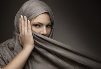 穆斯林女生因不肯露出耳朵被取消考试资格