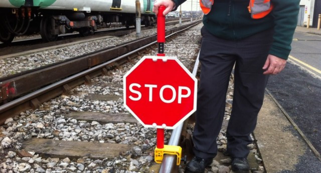 “railway safety”的图片搜索结果