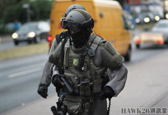 德国警察装备“锁子甲” 中世纪铠甲的复活