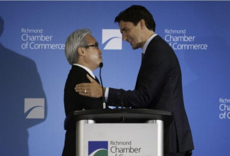 加拿大华商涉欺诈中国移民 人前勾搭总理杜鲁多