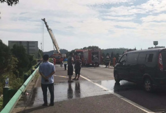 京港澳高速车祸10人遇难 幸存者:撞后失去意识