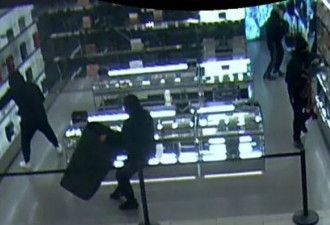 市中心商店被偷15万元货 警缉5名疑犯