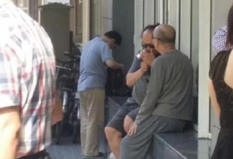 别猜了，这个胖老头儿真的是窦唯！