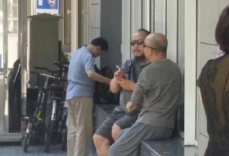 别猜了，这个胖老头儿真的是窦唯！