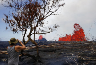 闯夏威夷火山禁区拍照 逾40名游客被捕