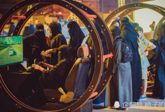 解禁瞬间！沙特女性迫不及待午夜开车上路