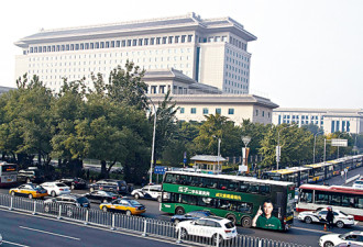 回国纪实：看到数千退伍军人聚集军委大楼
