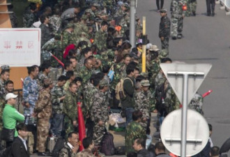 回国纪实：看到数千退伍军人聚集军委大楼