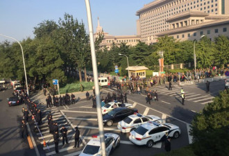 回国纪实：看到数千退伍军人聚集军委大楼