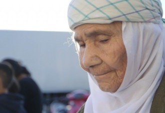 115岁的她踏上叙利亚逃难路 只为再看子孙一眼