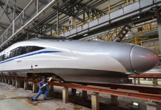 中国研新高速列车 可变轨适用一带一路