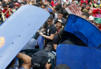 菲律宾爆发反美集会游行 要求美军撤走