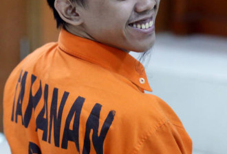 IS恐怖分子印尼受审 法庭上开心大笑