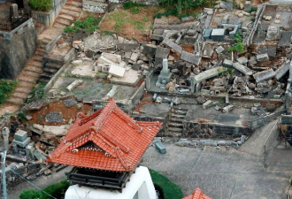 日本西部再遭强烈地震袭击 房屋坍塌