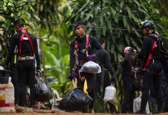 泰国溶洞救援：3名足球队成员成功获救