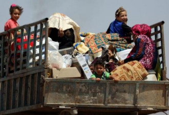 叙利亚终于停火，数万难民踏上回家路