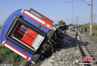 土耳其列车出轨致24人遇难300余人受伤