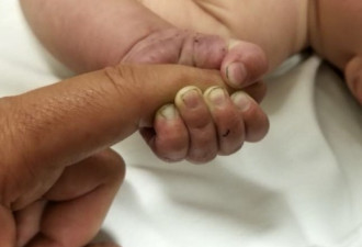 美国婴儿遭活埋9小时 靠啼哭声成功获救