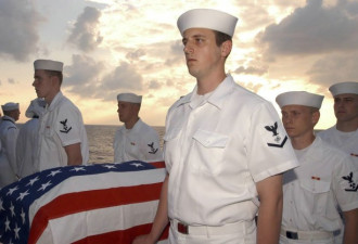 海葬：美国军人与直系亲属的荣誉福利