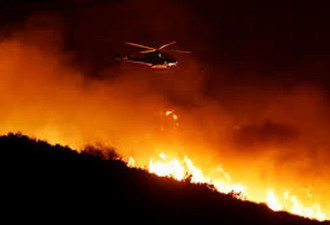 南加山火肆虐 州长布朗宣布紧急状态