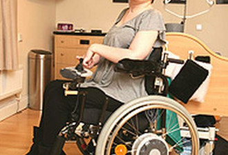 残疾人驾电动轮椅撞车 酒精含量超两倍