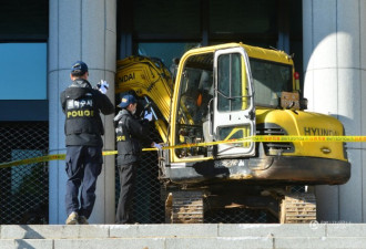 韩国男子驾挖掘机冲撞检察厅 称要处死崔顺实