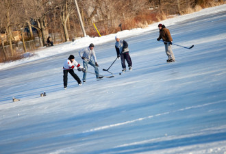 万锦居民今冬有望在Toogood Pond上打冰球
