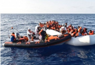 利比亚两难民船沉没 200余人失踪恐已溺亡