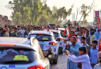 中国车队穿越巴基斯坦：巴铁的友好发自肺腑