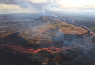 美国基拉韦厄火山持续爆发 岩浆流淌成河