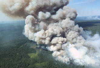 安省东北部森林大火失控，24小时火势翻倍