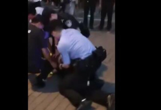 深圳城管暴力辱骂群众 还挑衅警察“枪毙我啊”