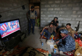 伊拉克士兵在摩苏尔前线看到特朗普胜选后笑了