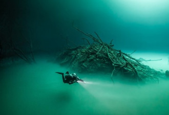 墨西哥神秘“水下湖”：笼罩迷雾 场景诡异