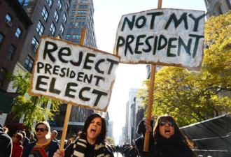 纽约反特朗普游行进入第四天 5千民众沿街示威