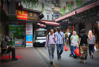 实拍在广州淘金的非洲黑人:都想找中国妻子