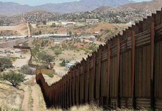 特朗普明显后退了一步: 美墨边境树栅栏也是墙
