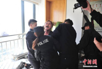 昆明:直击法警强制执行整治“老赖”现场