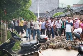 广西扶绥警方遇暴力阻法 遭200余人追打4公里
