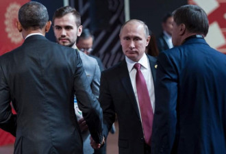 最尴尬问候 奥巴马和普京竟这样握手