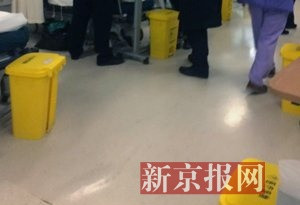 天安门东地铁站内3人喝农药 均称遭遇诈骗