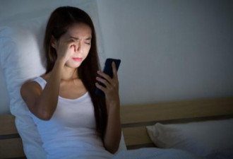 科学家们警告人们手机的危害！