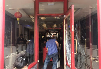 华人在英国开的中餐厅被砸 警察：小事管不了