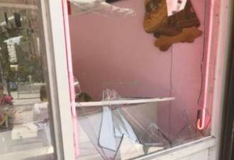 美甲店事件后非裔无端骚扰华人店家 店被砸
