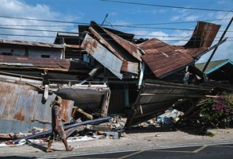 印尼地震致131人死亡 灾区急缺物资