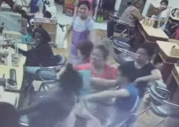 华人美甲店员工暴打黑人视频热传 引发抗议