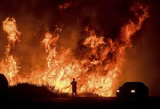 美加州野火进逼退休社区 一万多人撤离
