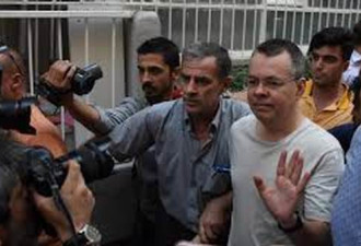 土耳其法院拒绝释放被扣押的美国牧师布伦森
