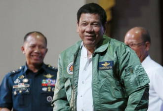 菲总统:普京愿向菲律宾出售武器 还买一送一